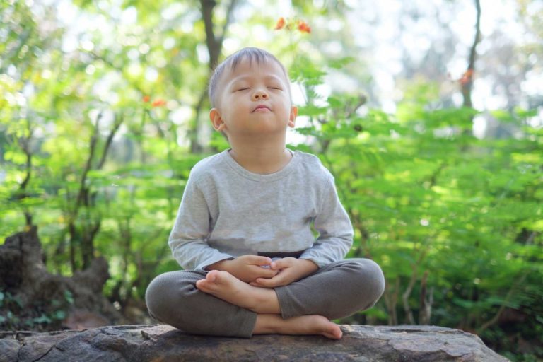 Meditation lernen: In 5 mühelosen Phasen (Wegweiser für Anfänger)